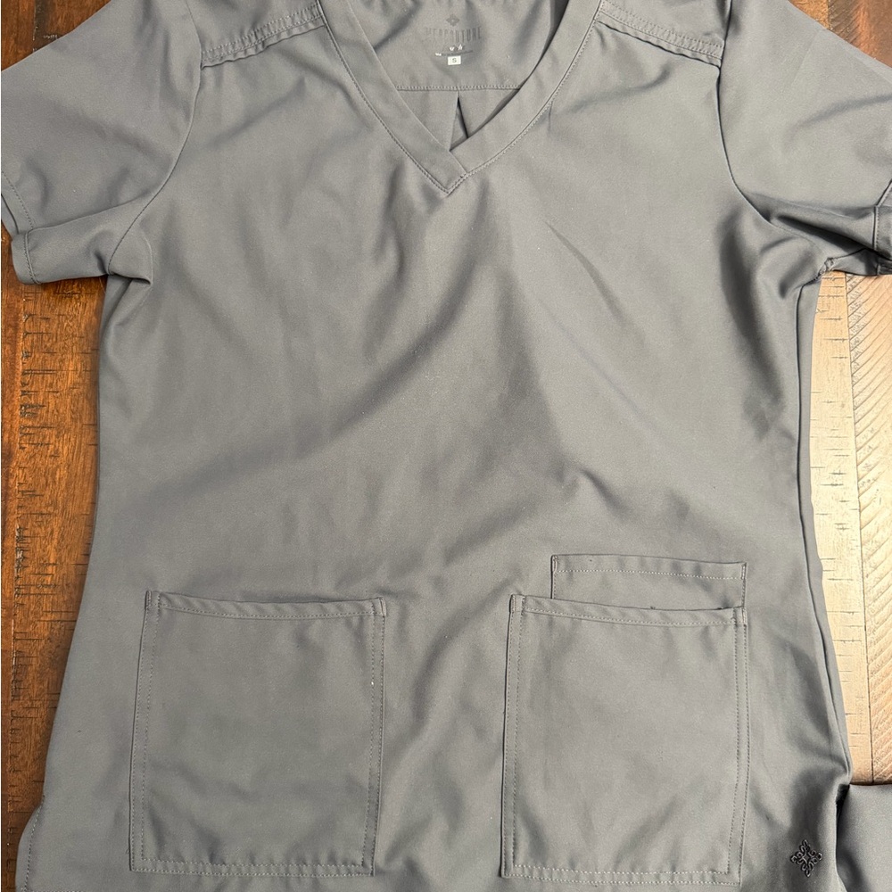 Women’s  Gray V-Neck Scrub Shirt Small